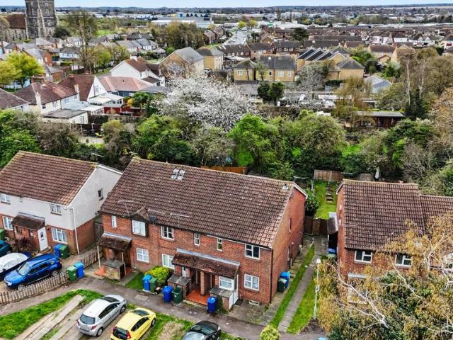 1 bedroom maisonette for sale