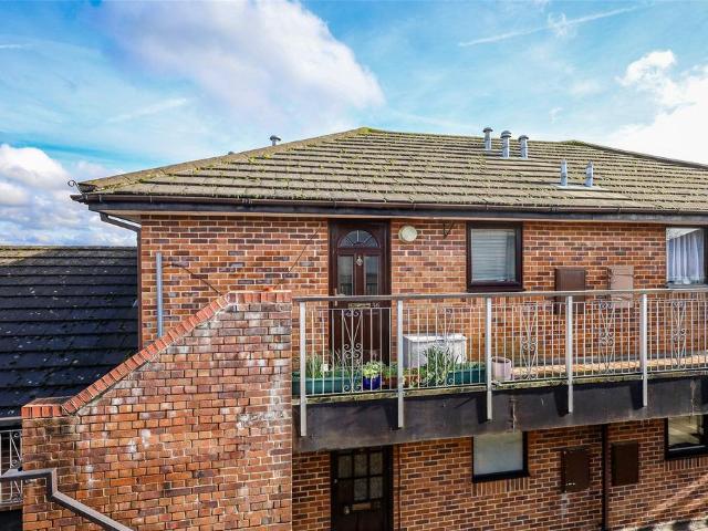 1 bedroom maisonette for sale