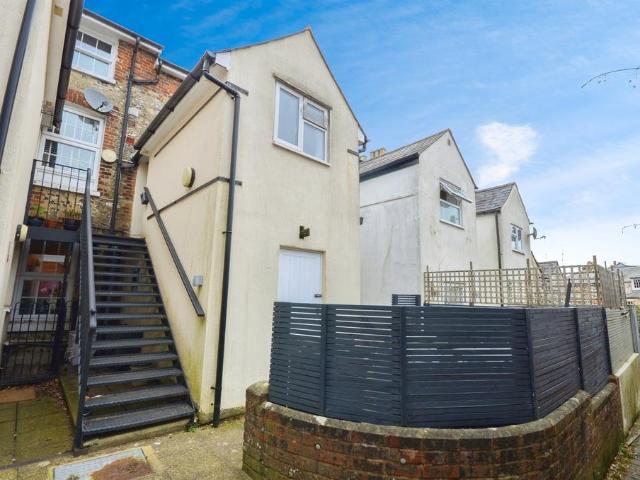1 bedroom maisonette for sale