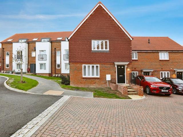 1 bedroom maisonette for sale