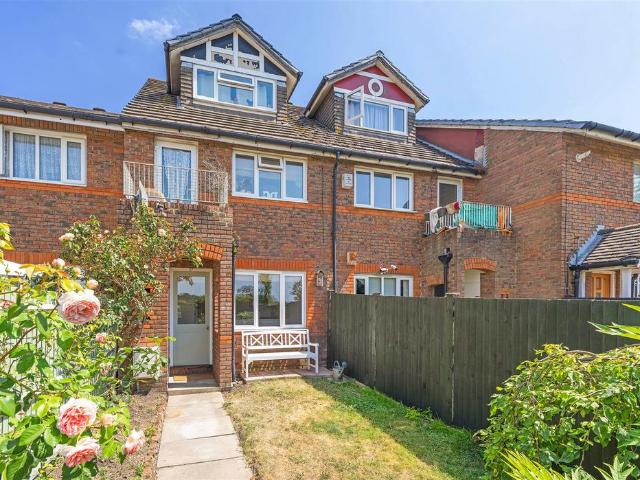 1 bedroom maisonette for sale