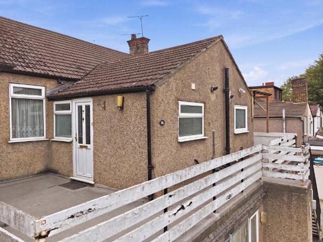 1 bedroom maisonette for sale