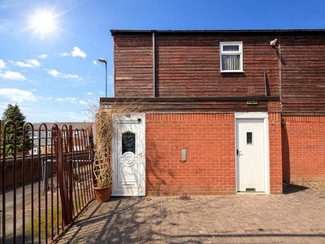 1 bedroom maisonette for sale