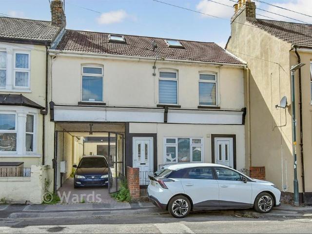 1 bedroom maisonette for sale