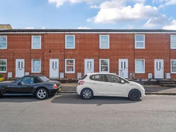 1 bedroom maisonette for sale