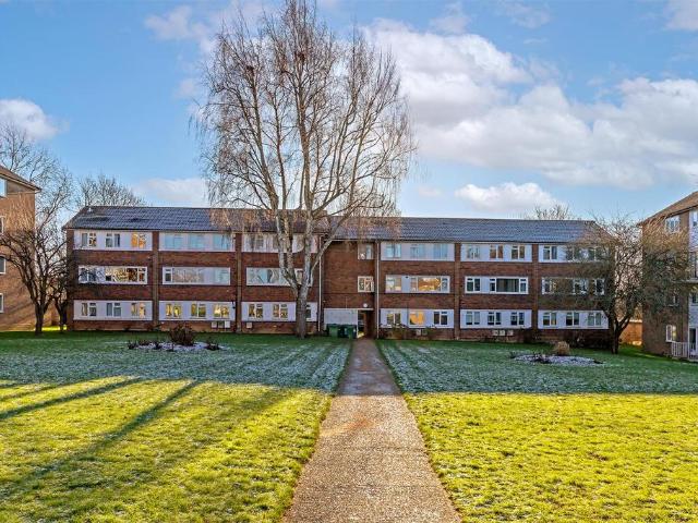 1 bedroom maisonette for sale