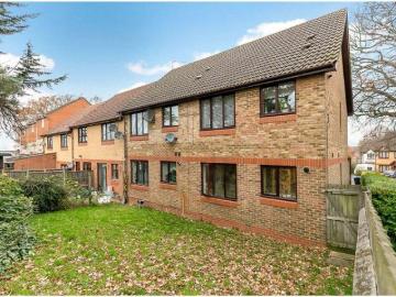 1 bedroom maisonette for sale
