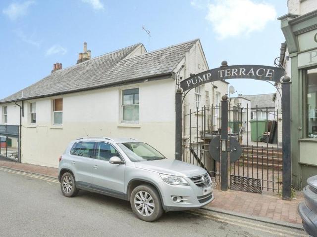 1 bedroom maisonette for sale
