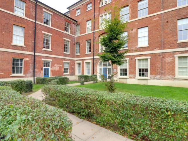1 bedroom maisonette for sale