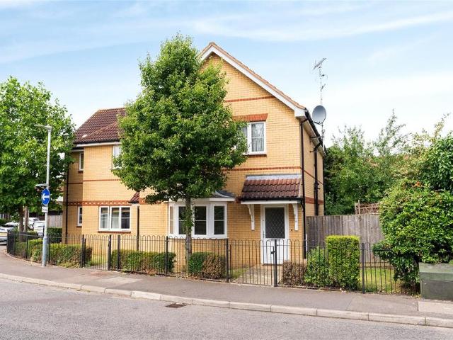 1 bedroom maisonette for sale
