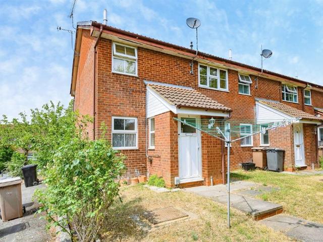 1 bedroom maisonette for sale