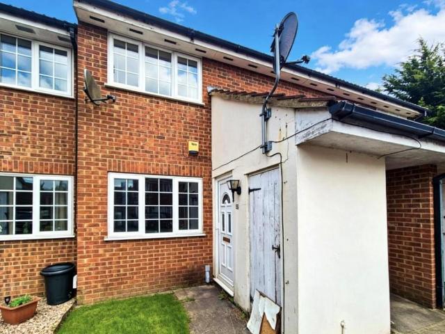 1 bedroom maisonette for sale