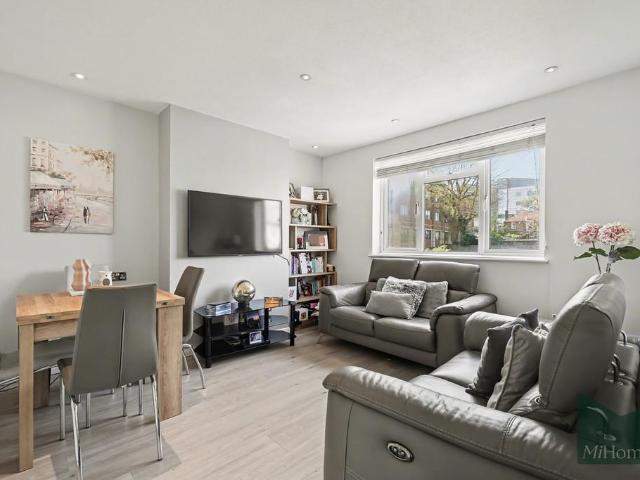 1 bedroom maisonette for sale