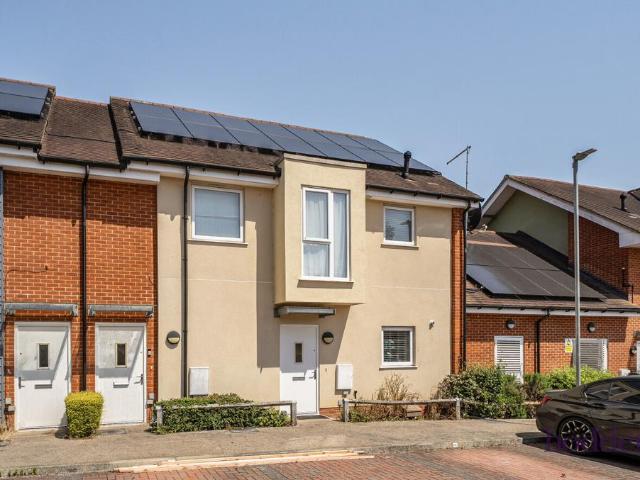 1 bedroom maisonette for sale