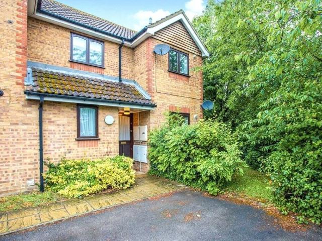 1 bedroom maisonette for sale