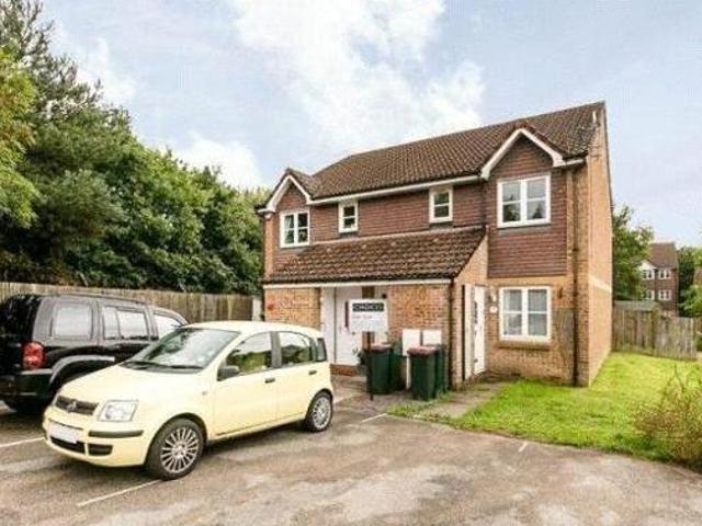 1 Bedroom Maisonette For Rent In Crawley, West Sussex