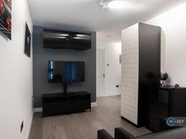 1 Bedroom Maisonette For Rent In Farnham
