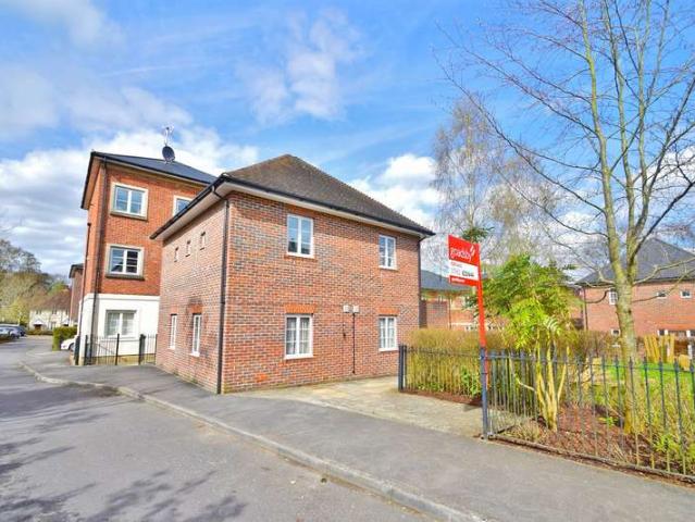 1 Bedroom Maisonette Flat