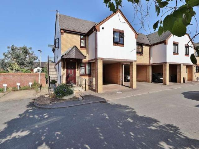 1 Bedroom Maisonette Flat