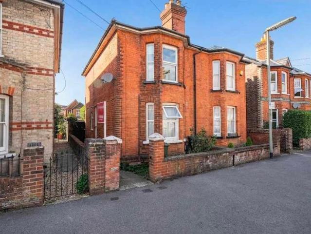 1 Bedroom Maisonette Flat