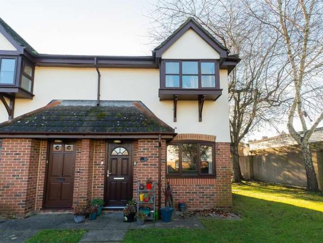 1 Bedroom Maisonette Flat
