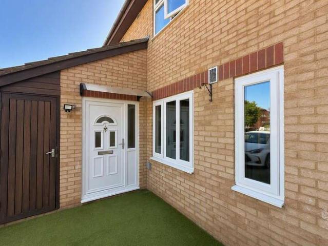 1 Bedroom Maisonette Flat