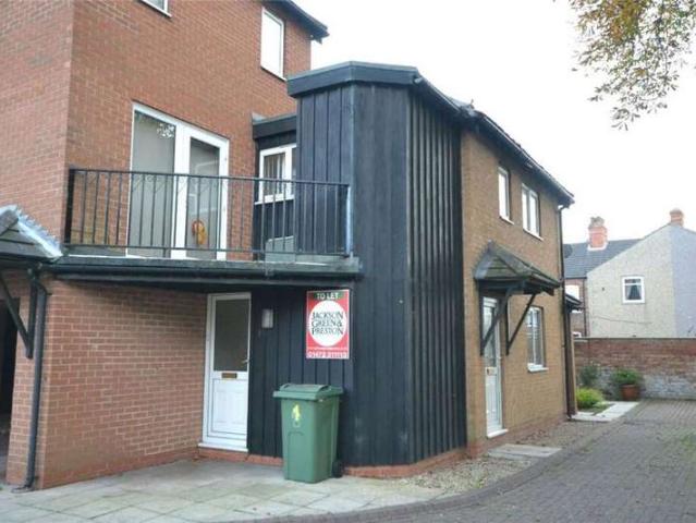 1 Bedroom Maisonette Flat