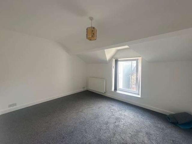 1 Bedroom Maisonette Flat