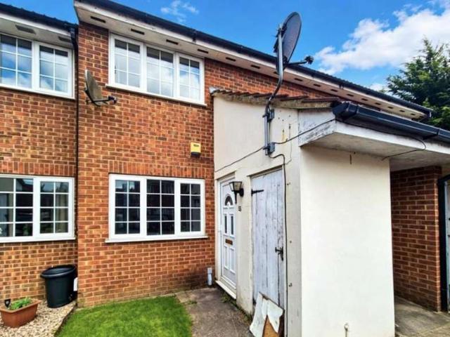 1 Bedroom Maisonette Flat