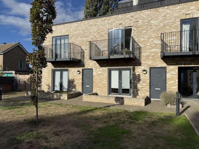 1 Bedroom Maisonette Flat