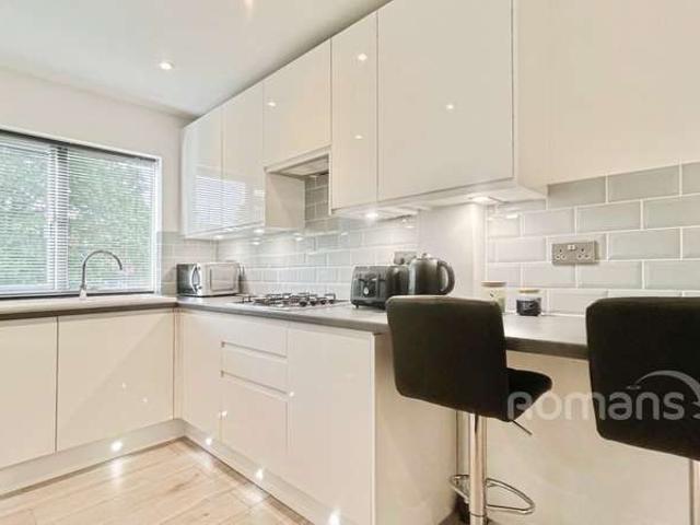 1 Bedroom Maisonette Flat