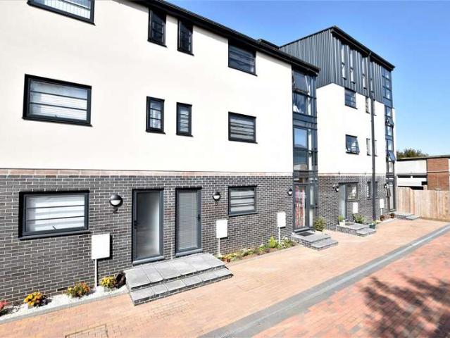 1 Bedroom Maisonette Flat