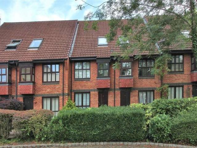 1 Bedroom Maisonette Flat