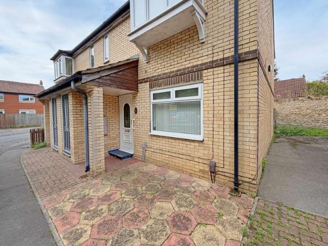1 Bedroom Maisonette Flat