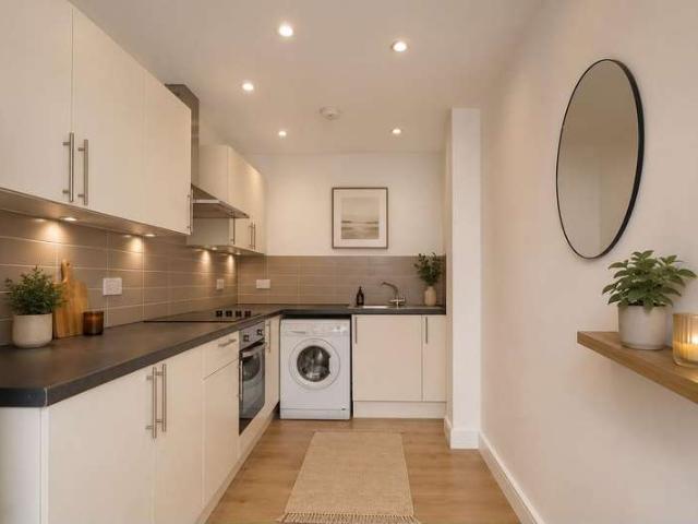 1 Bedroom Maisonette Flat