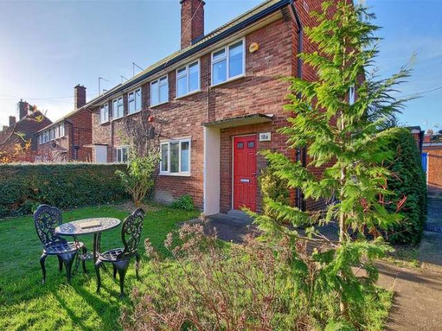 1 Bedroom Maisonette Flat