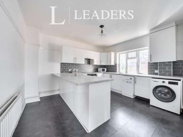 1 Bedroom Maisonette Flat