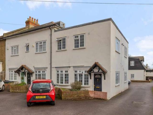 1 Bedroom Maisonette Flat