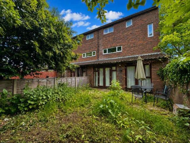 1 Bedroom Maisonette Flat