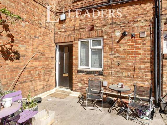 1 Bedroom Maisonette Flat