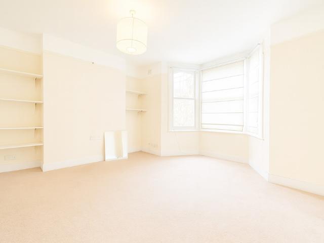 1 Bedroom Maisonette, Santos Road, London SW18