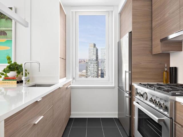 1 bedroom, Manhattan NY 10018 105437650