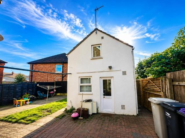 1 bedroom mews to rent