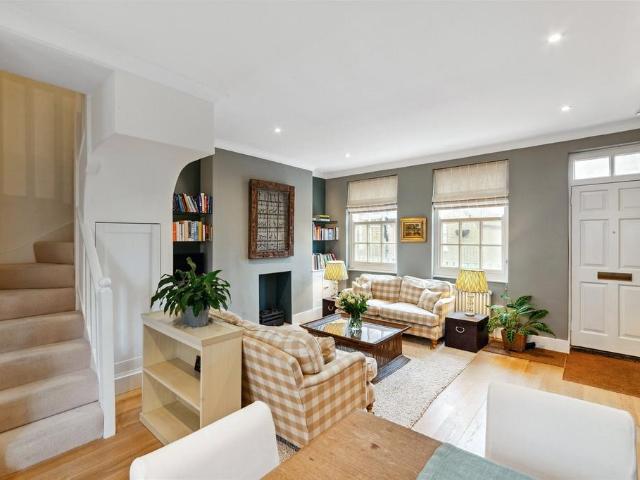 1 bedroom mews to rent