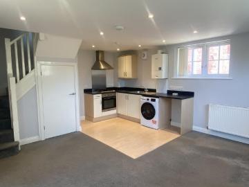 1 bedroom mews to rent