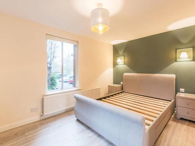 1 bedroom mews to rent