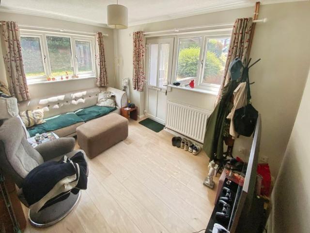 1 bedroom mews to rent