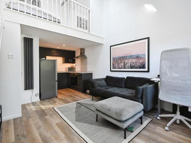 1 bedroom mews for sale