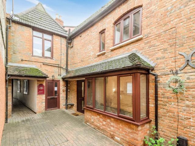 1 bedroom mews for sale