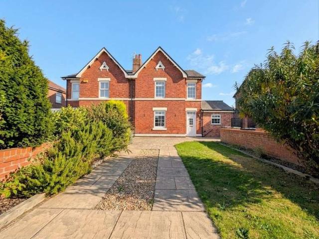1 Bedroom Mews House